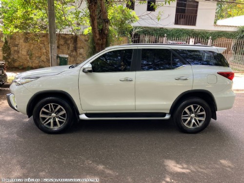 Toyota HILUX SW4 SRX 7 LUGARES 2016/2017